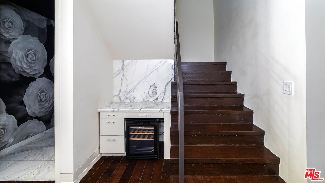 225 S Hamilton Dr Unit: 102