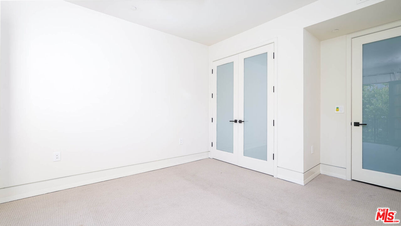 225 S Hamilton Dr Unit: 102