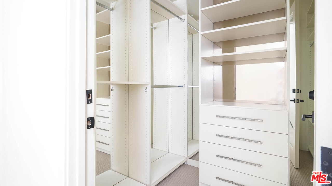 225 S Hamilton Dr Unit: 102