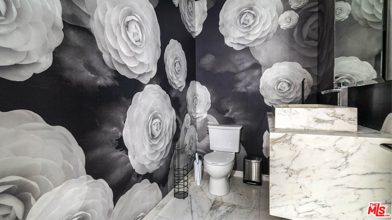 225 S Hamilton Dr Unit: 102