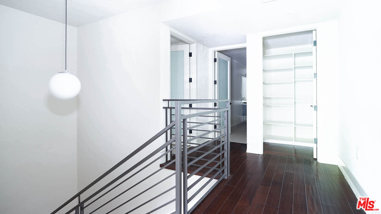 225 S Hamilton Dr Unit: 102