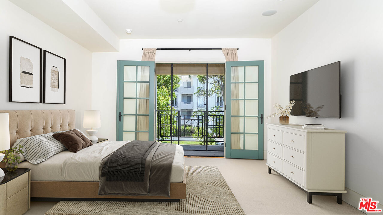 225 S Hamilton Dr Unit: 102