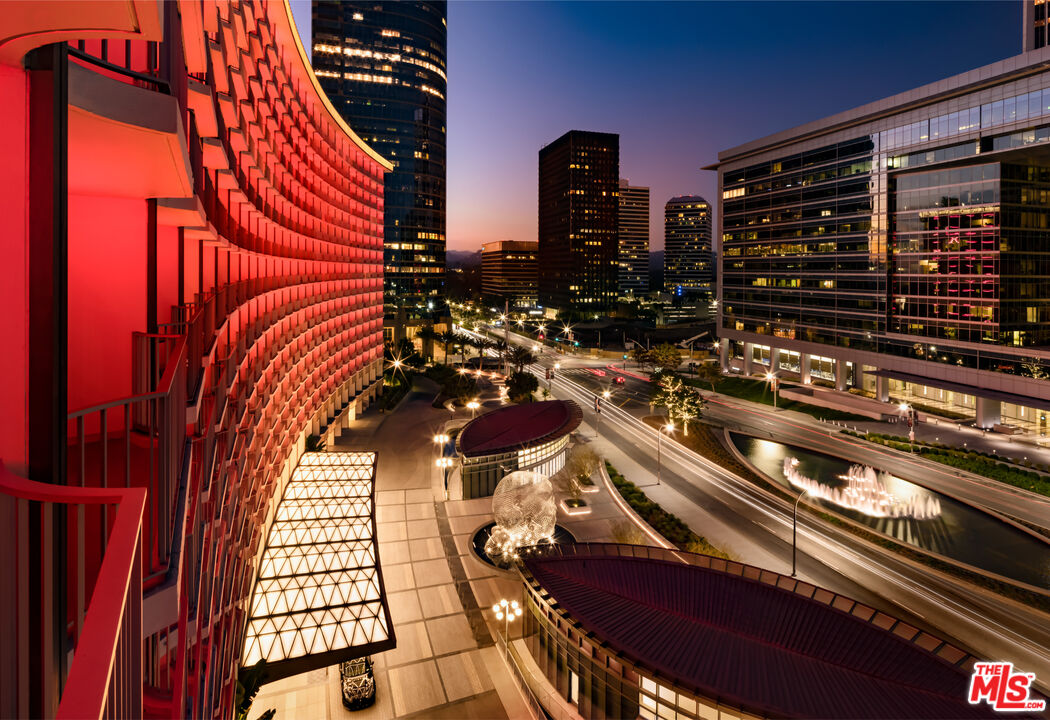 2025 Avenue Of The Stars Unit: 1607