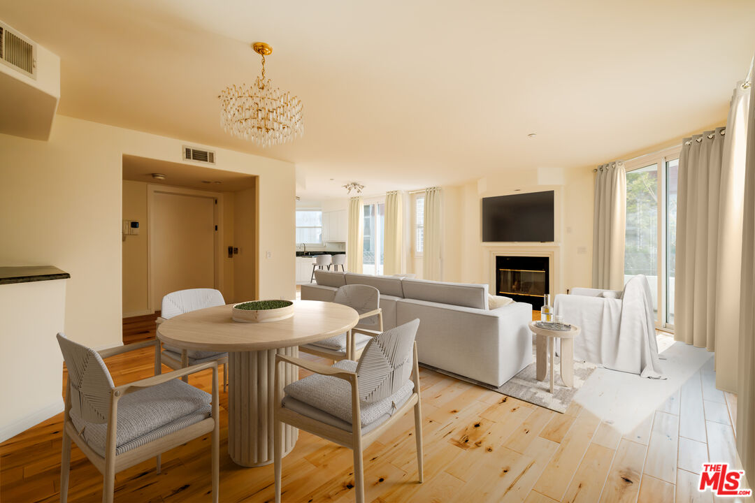 2030 S Bentley Ave Unit: 200