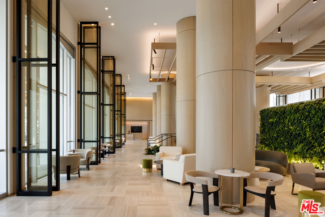 2025 Avenue Of The Stars Unit: 1420