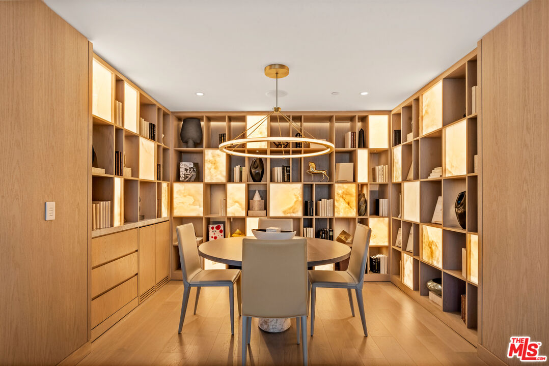 2025 Avenue Of The Stars Unit: 1203