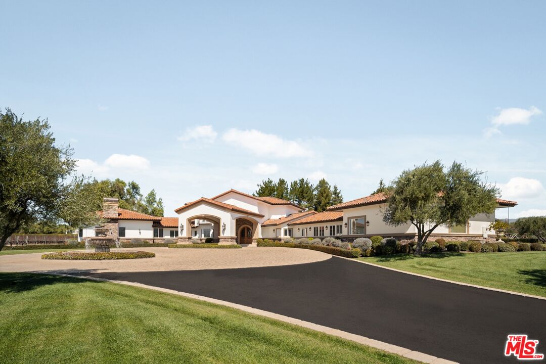 2370 N Refugio Rd