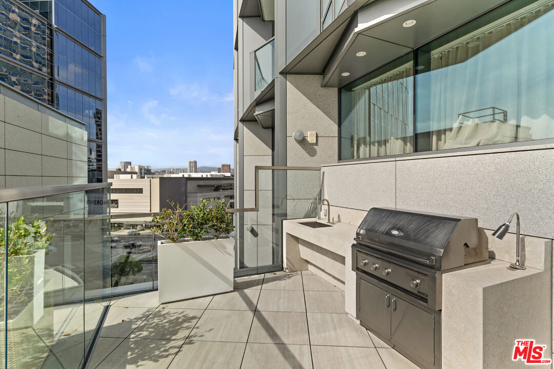 211 W Elm Ct Unit: 14B