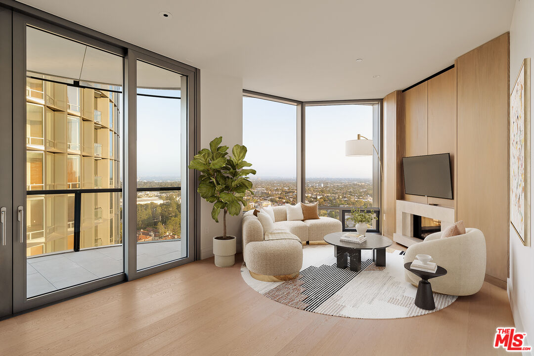 211 W Elm Ct Unit: 14B
