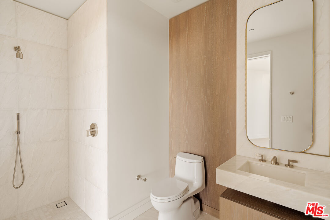 211 W Elm Ct Unit: 14B