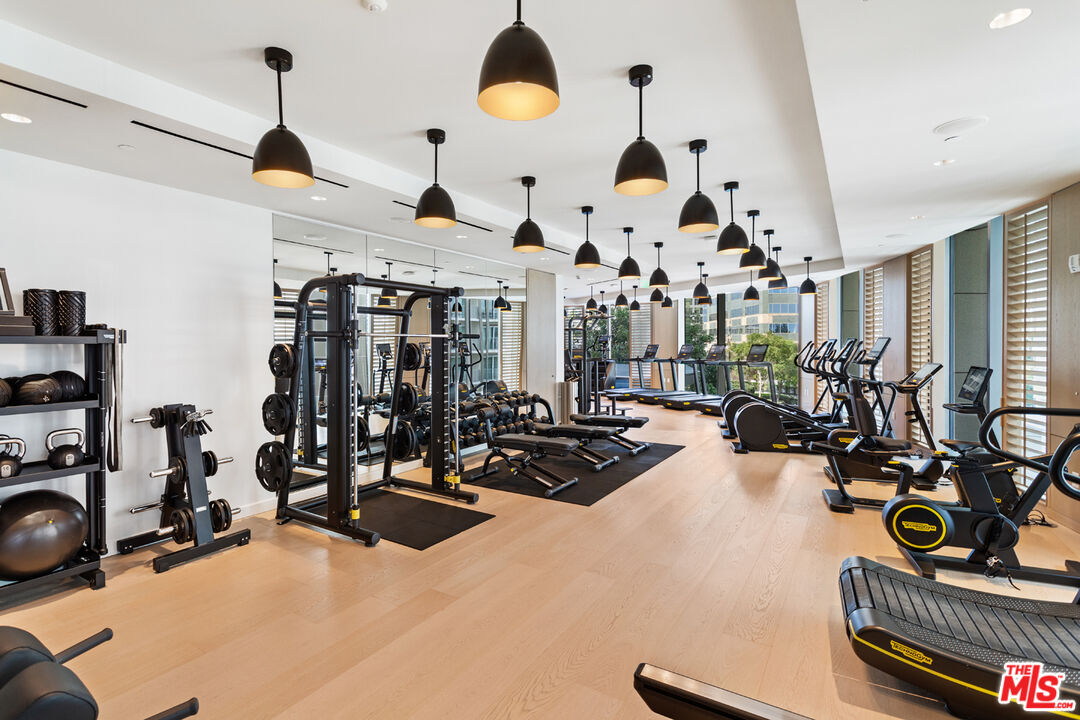 211 W Elm Ct Unit: 14B