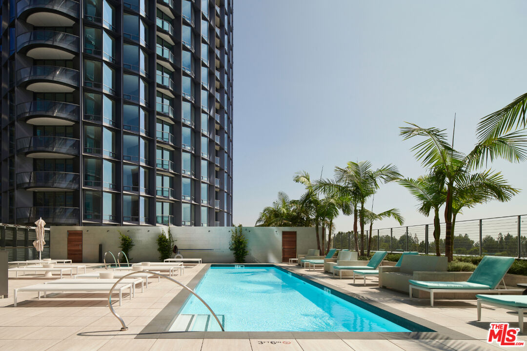 211 W Elm Ct Unit: 27A