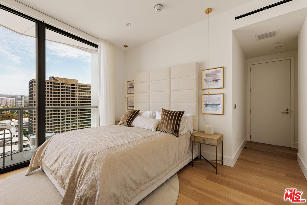211 W Elm Ct Unit: 13E
