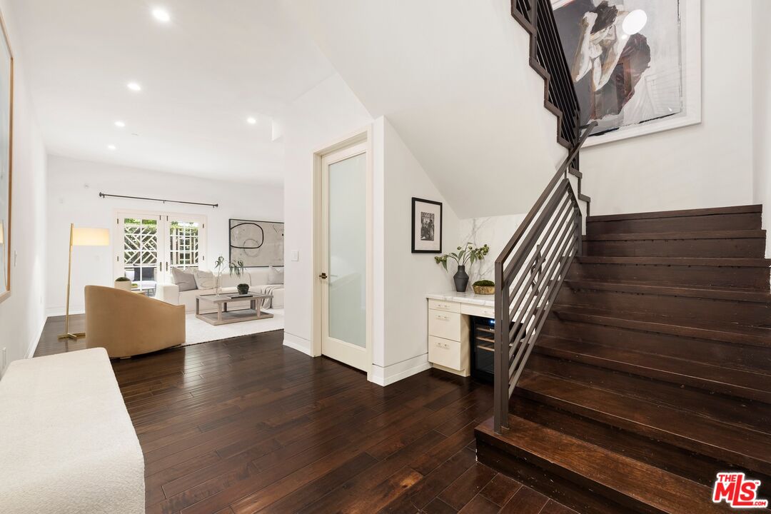 225 S Hamilton Dr Unit: 102