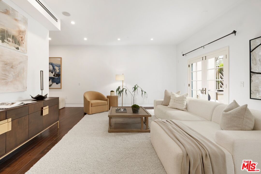 225 S Hamilton Dr Unit: 102