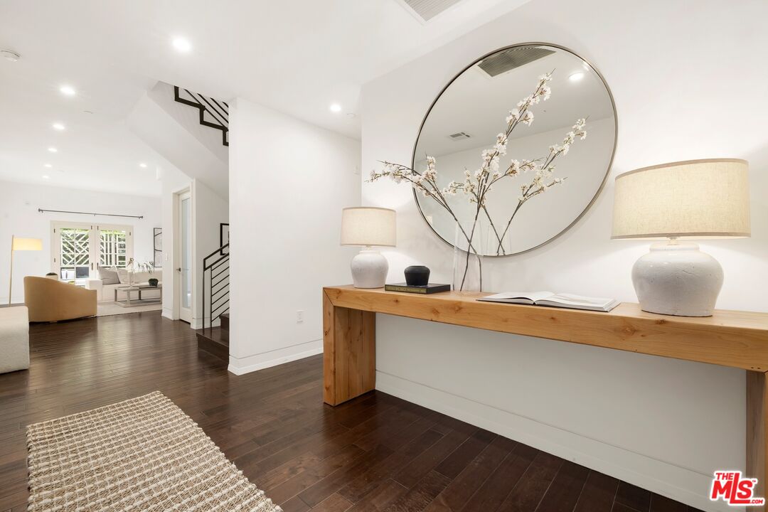 225 S Hamilton Dr Unit: 102