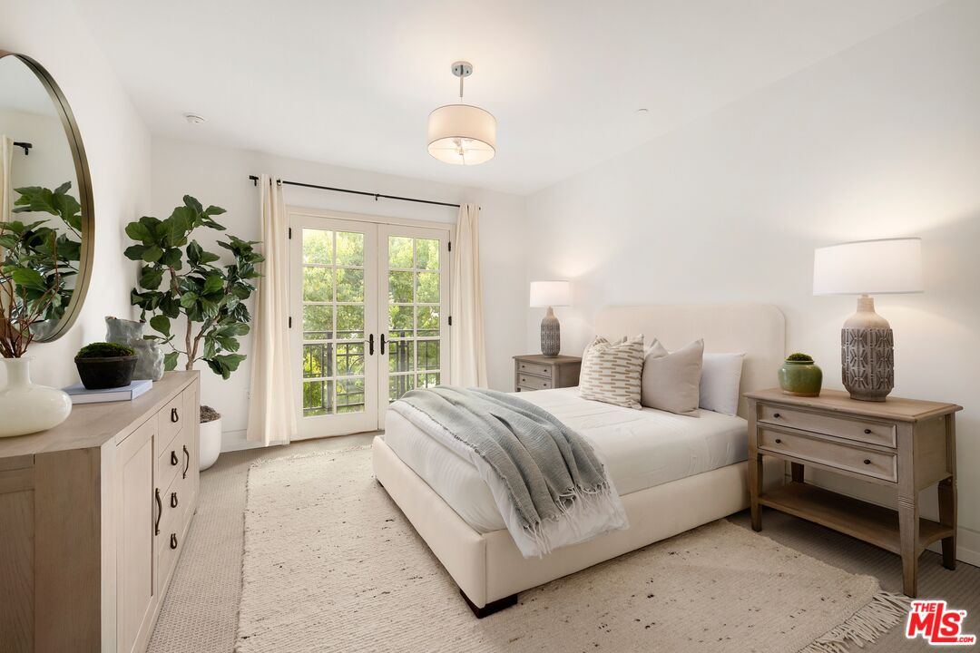 225 S Hamilton Dr Unit: 102