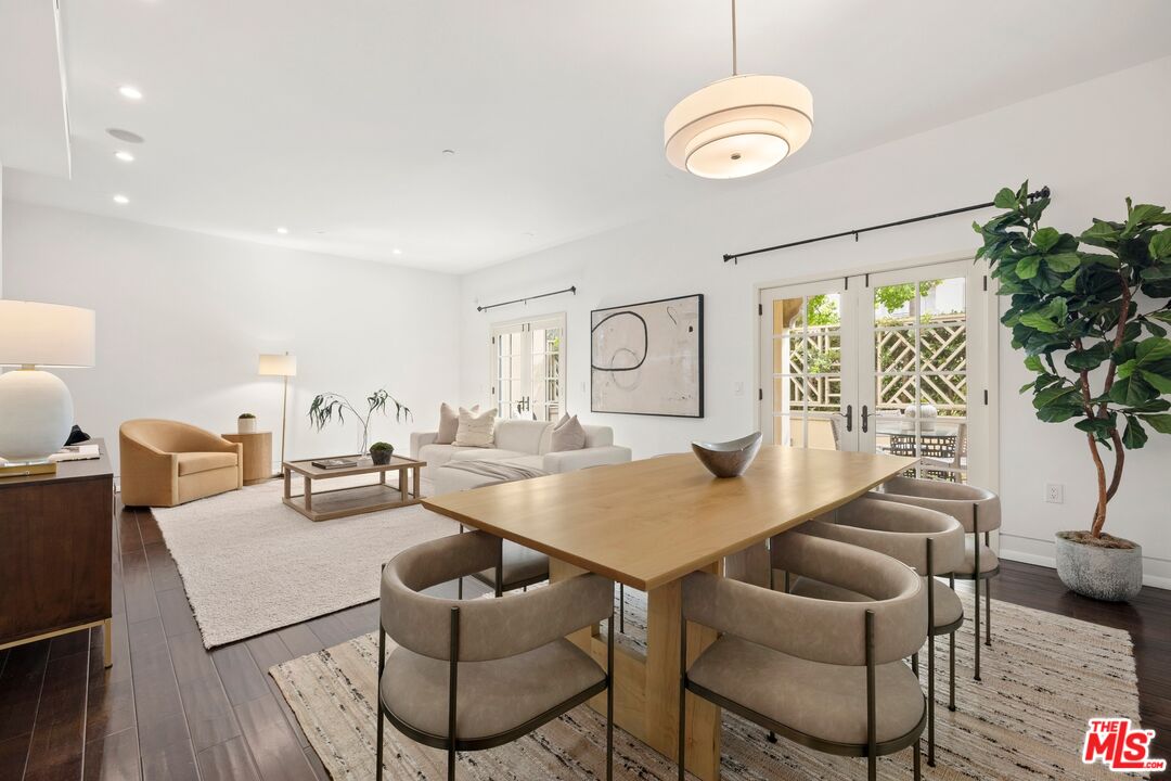 225 S Hamilton Dr Unit: 102