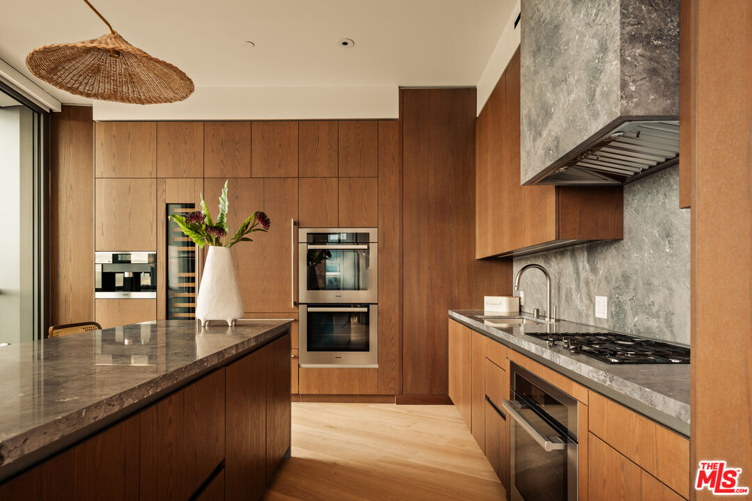 211 W Elm Ct Unit: 29A