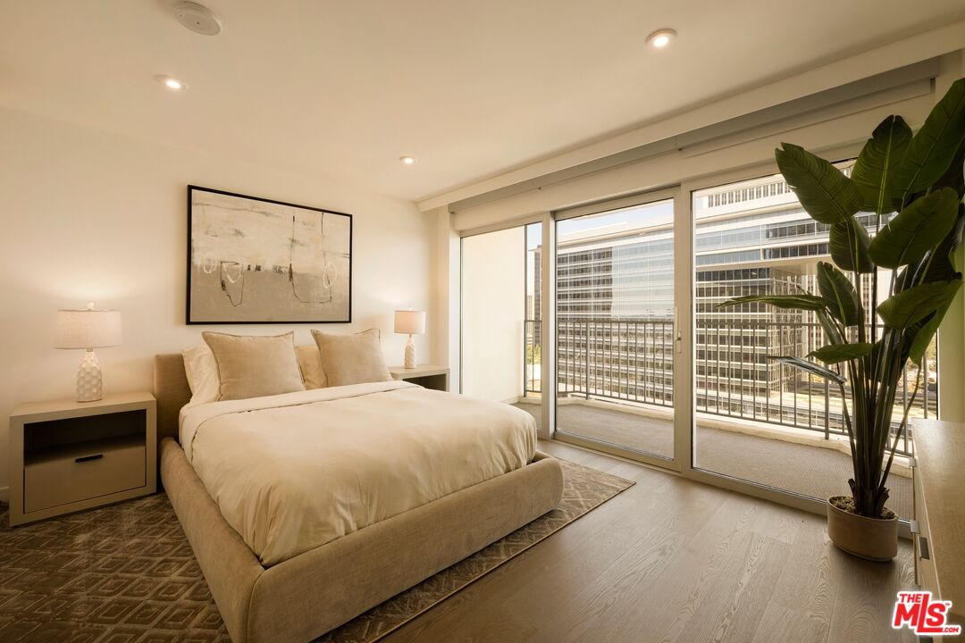 2025 Avenue Of The Stars Unit: 1218