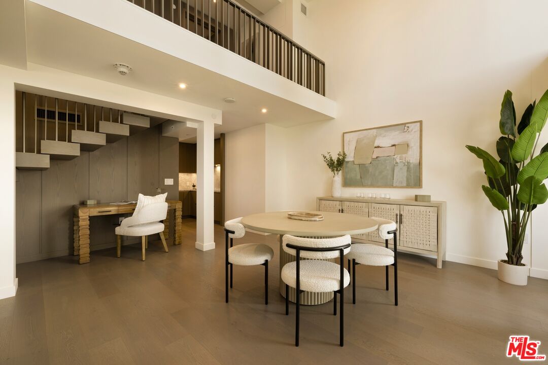 2025 Avenue Of The Stars Unit: 1207