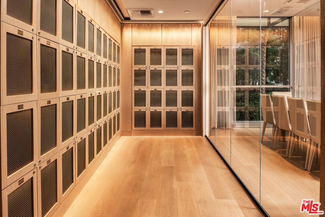 2025 Avenue Of The Stars Unit: 1207