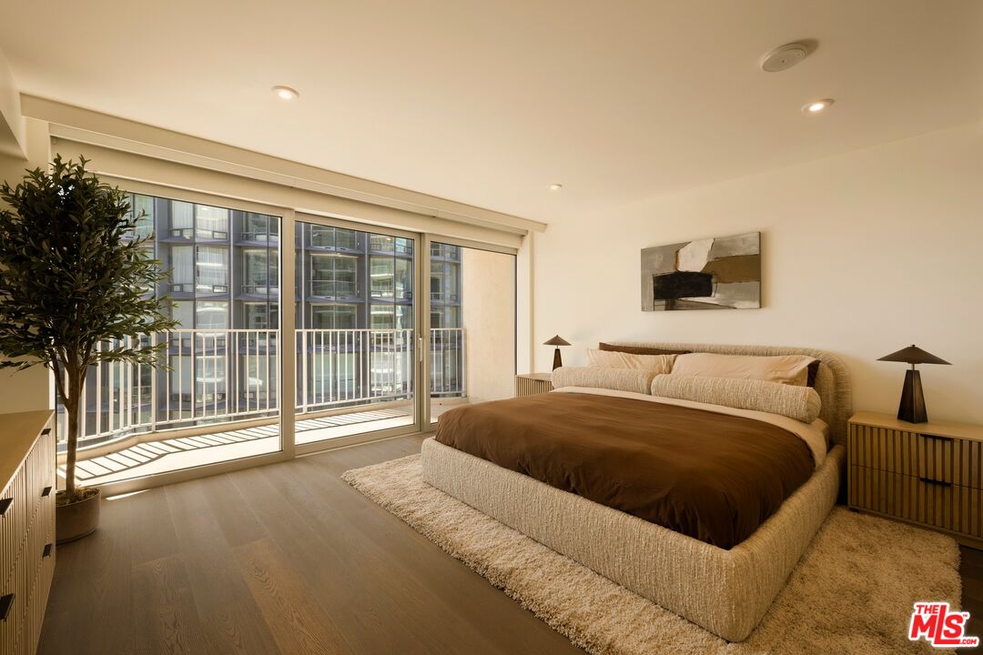 2025 Avenue Of The Stars Unit: 1208
