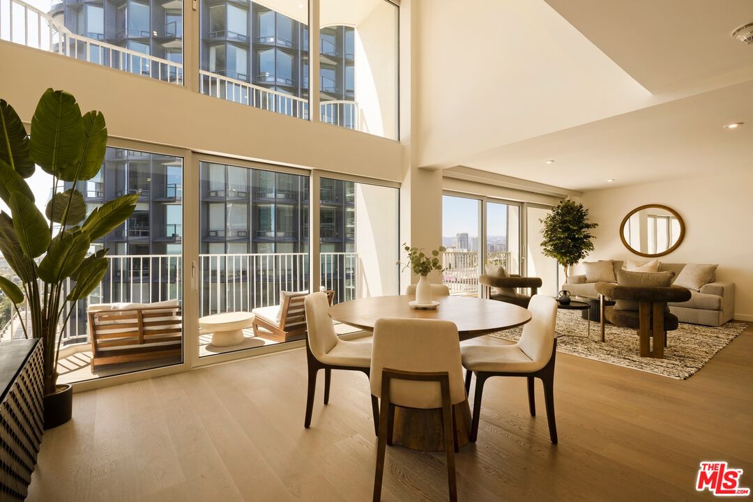 2025 Avenue Of The Stars Unit: 1208