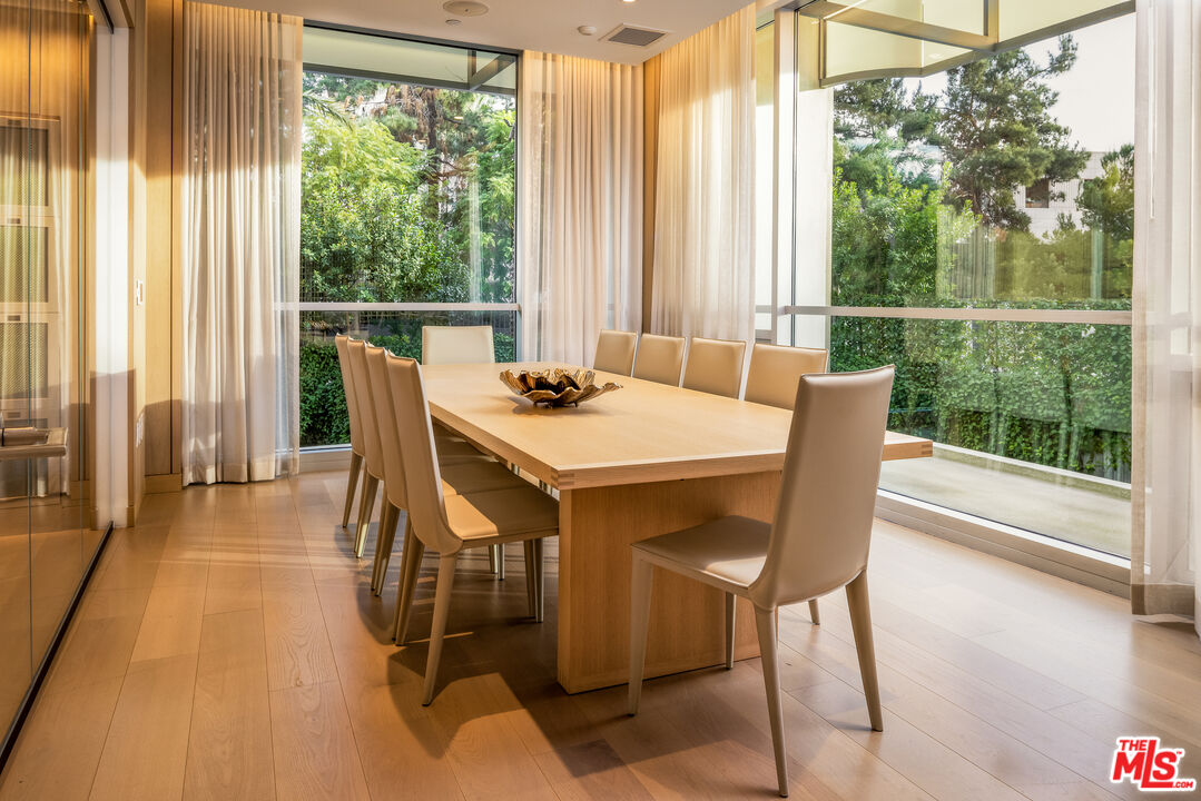 2025 Avenue Of The Stars Unit: 1208