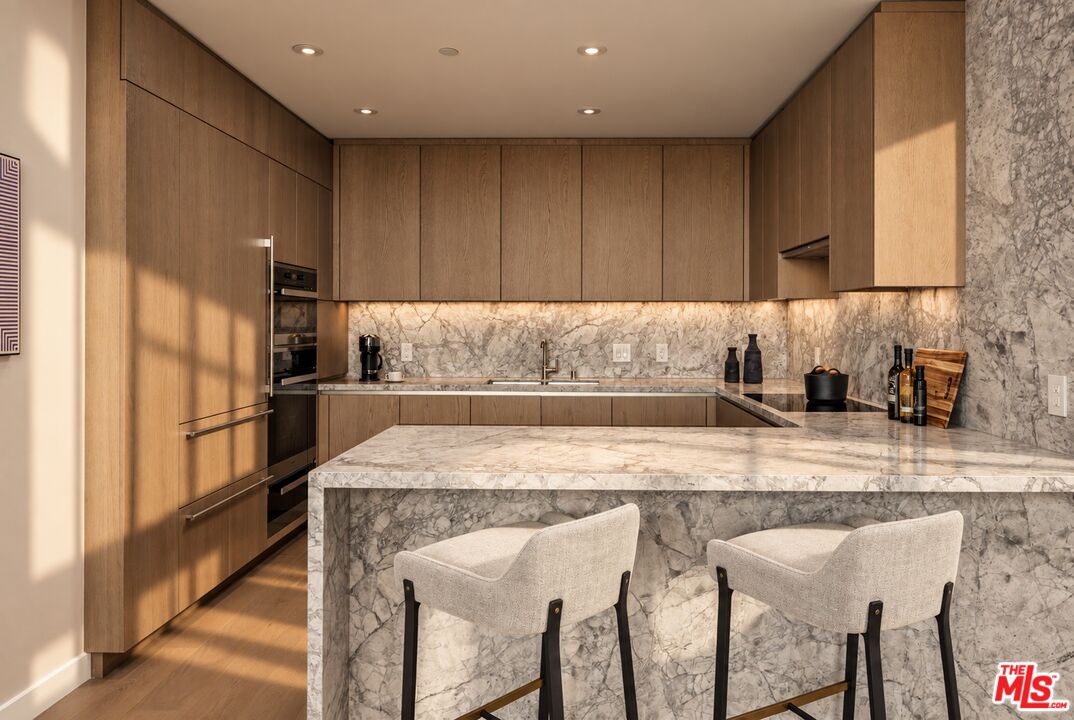 2025 Avenue Of The Stars Unit: 210