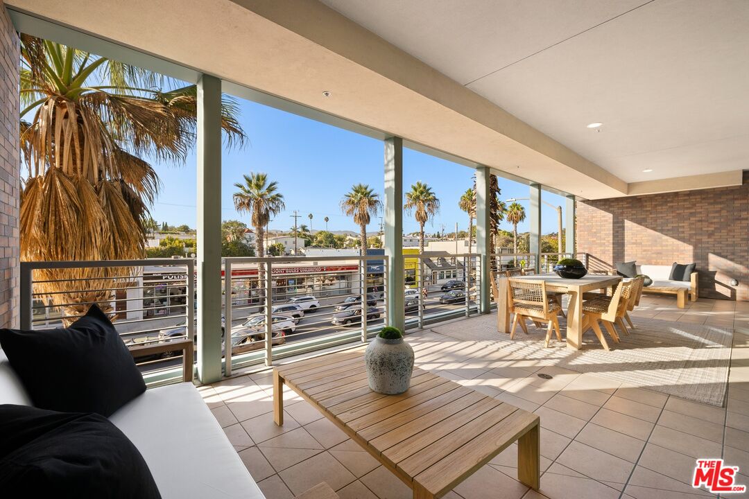 2300 Wilshire Blvd Unit: 202