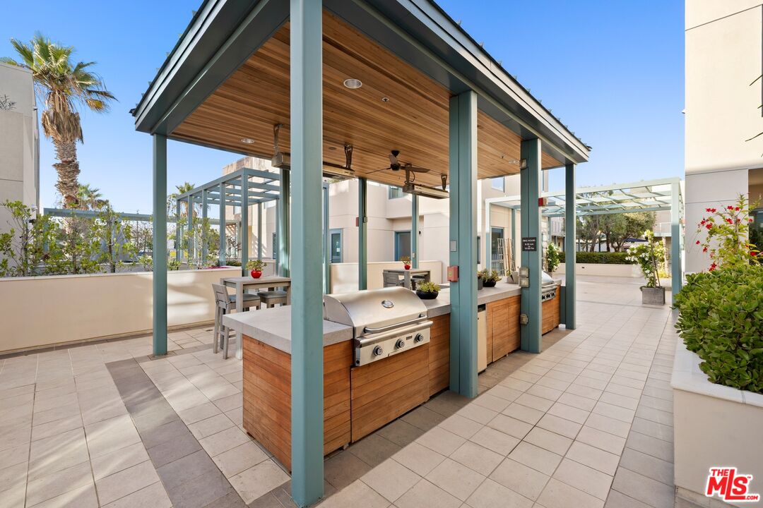 2300 Wilshire Blvd Unit: 202