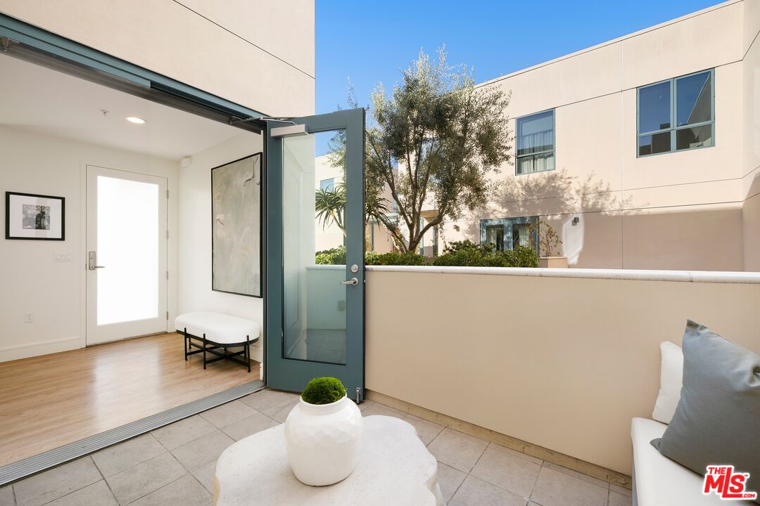 2300 Wilshire Blvd Unit: 217