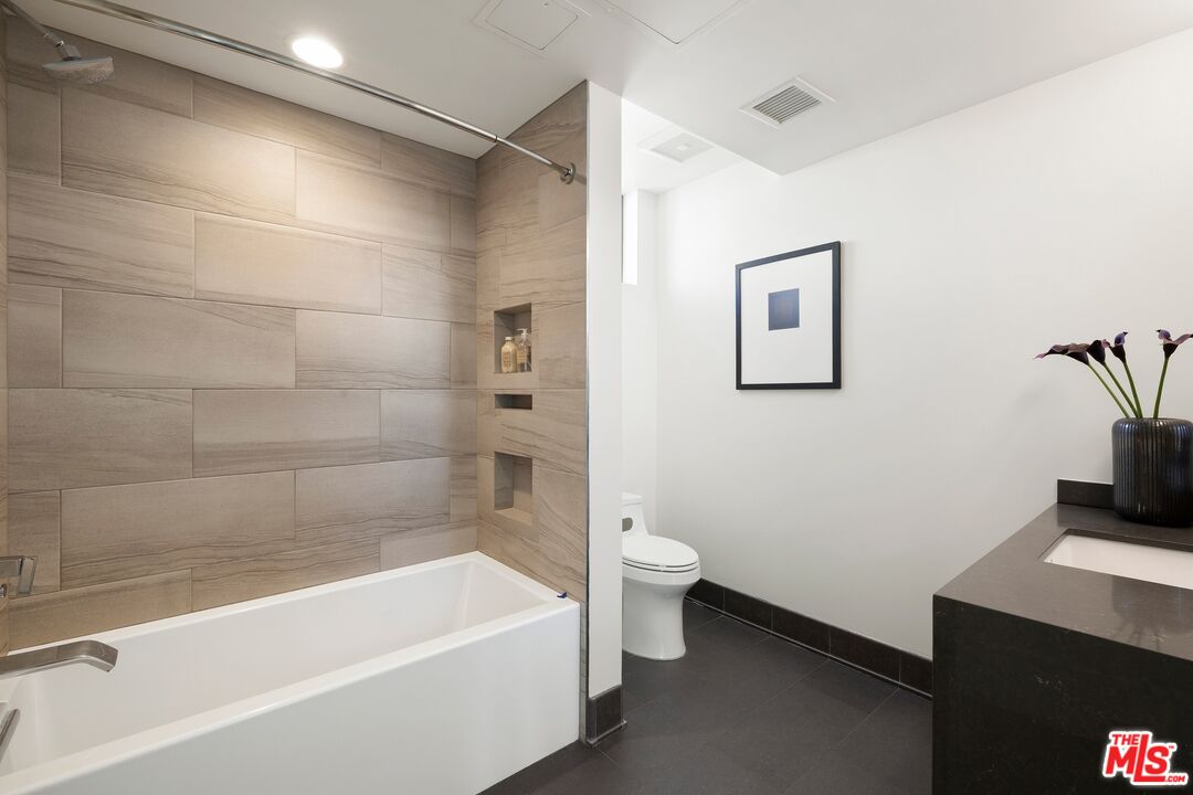 2300 Wilshire Blvd Unit: 217