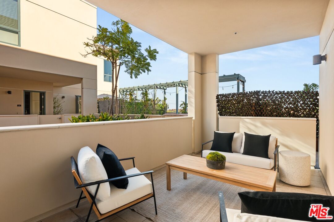 2300 Wilshire Blvd Unit: 219