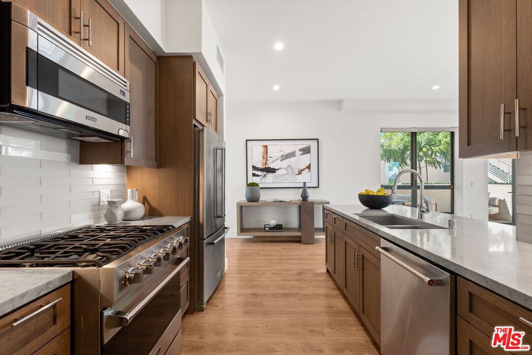 2300 Wilshire Blvd Unit: 219