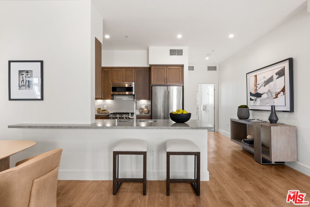 2300 Wilshire Blvd Unit: 219