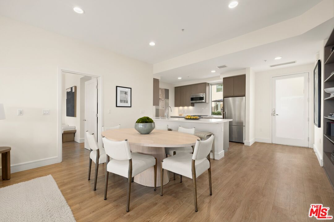2300 Wilshire Blvd Unit: 201