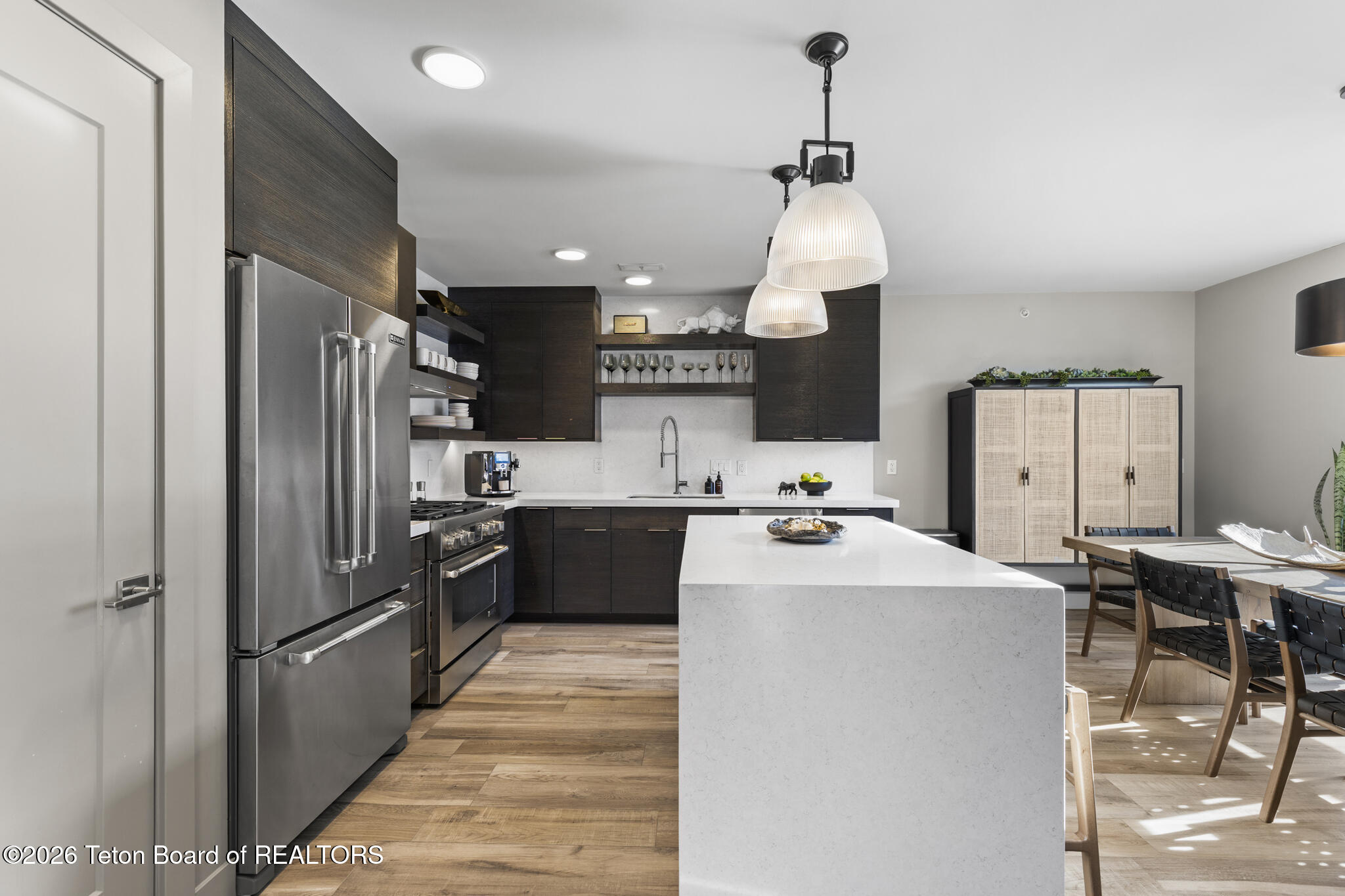 150 W W SIMPSON Avenue #404