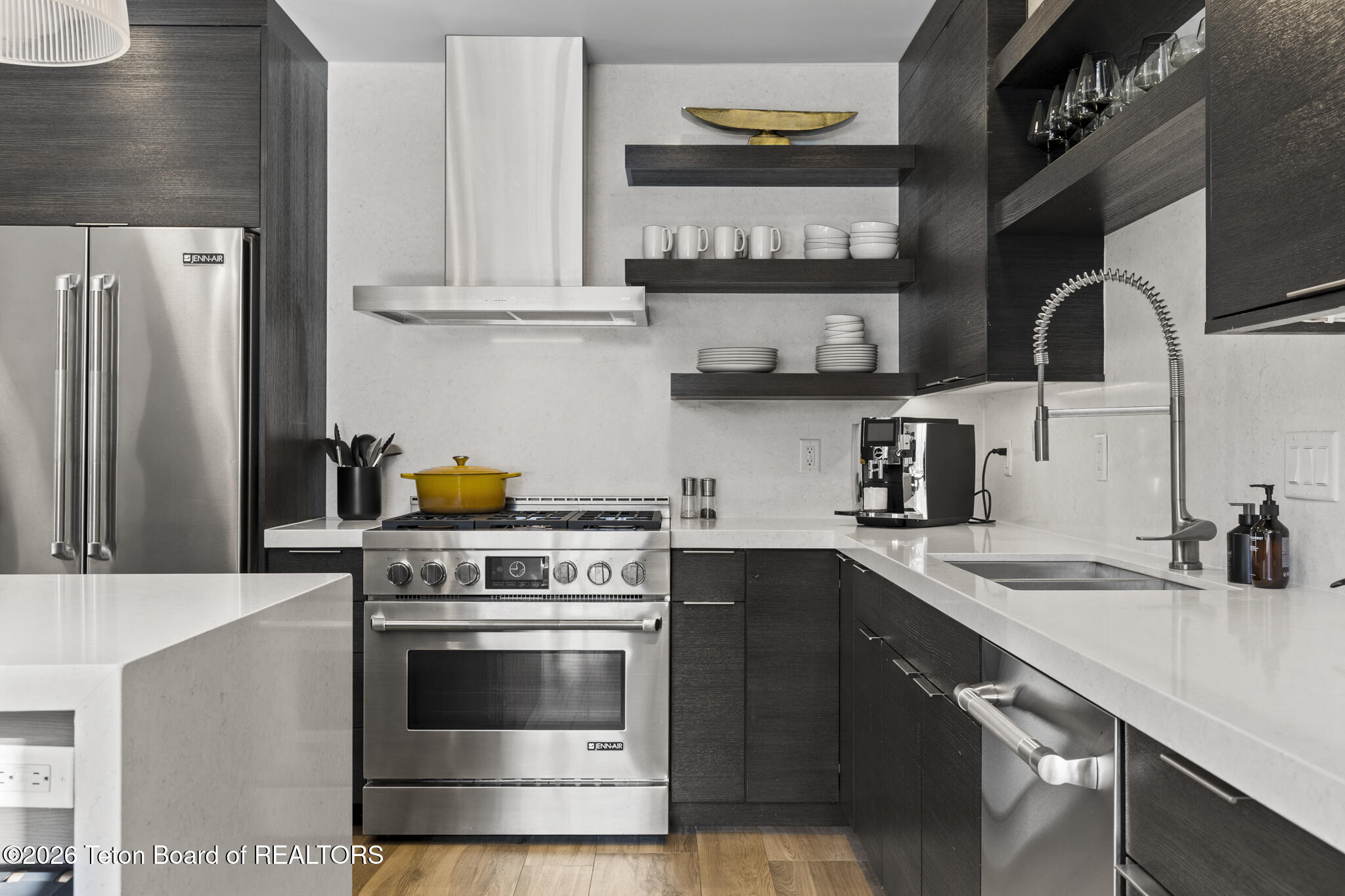 150 W W SIMPSON Avenue #404