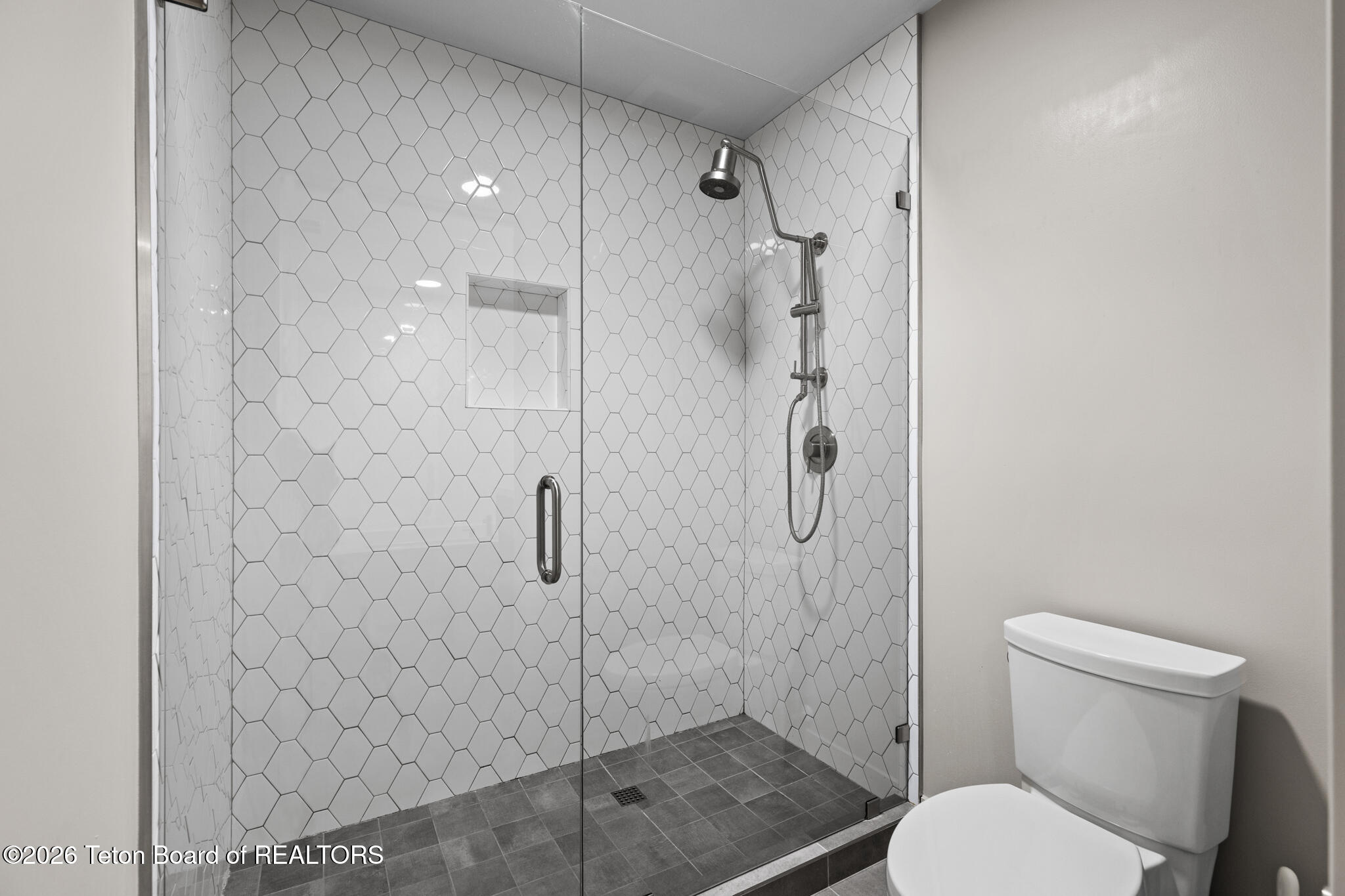 150 W W SIMPSON Avenue #404