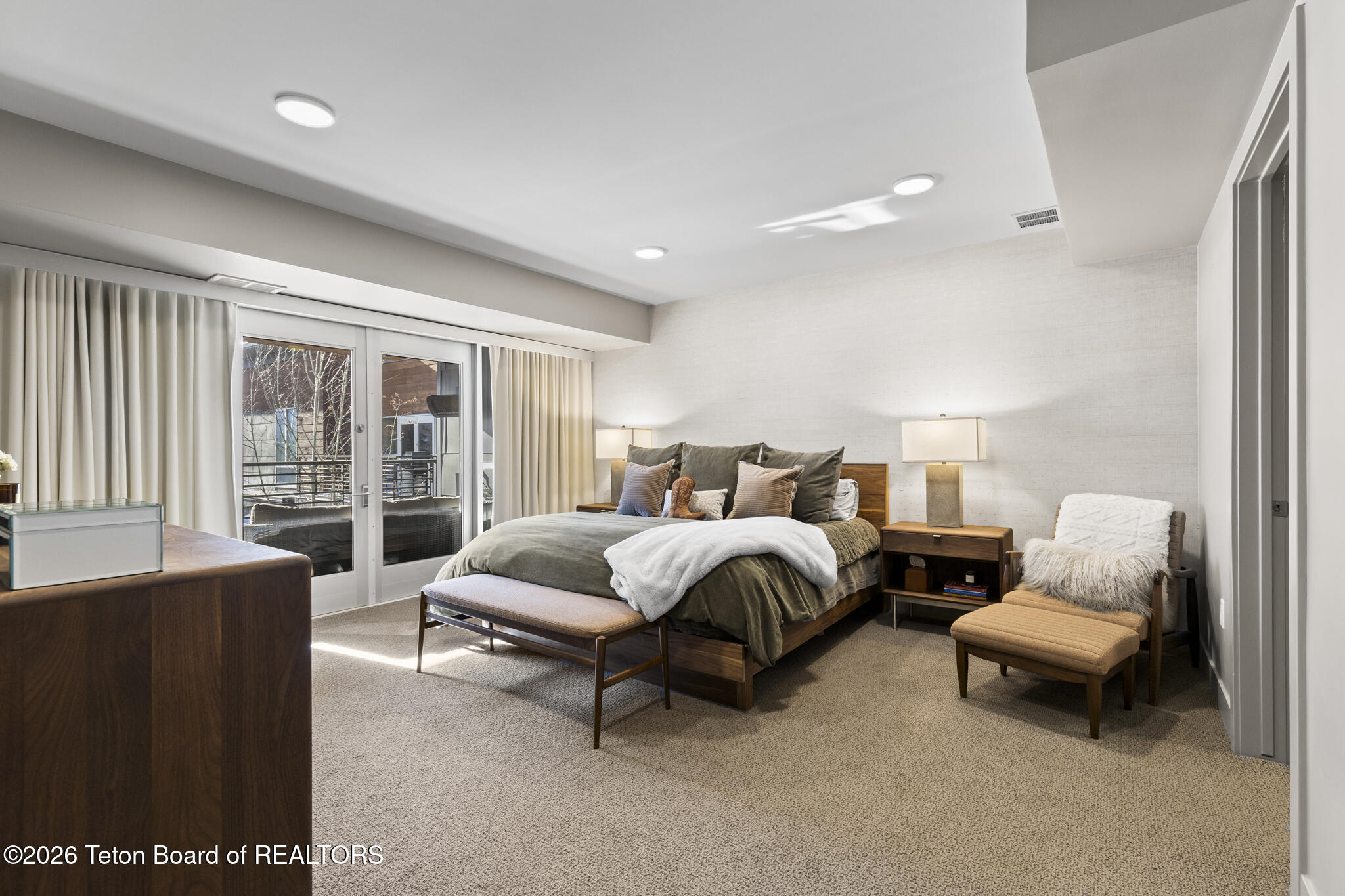 150 W W SIMPSON Avenue #404