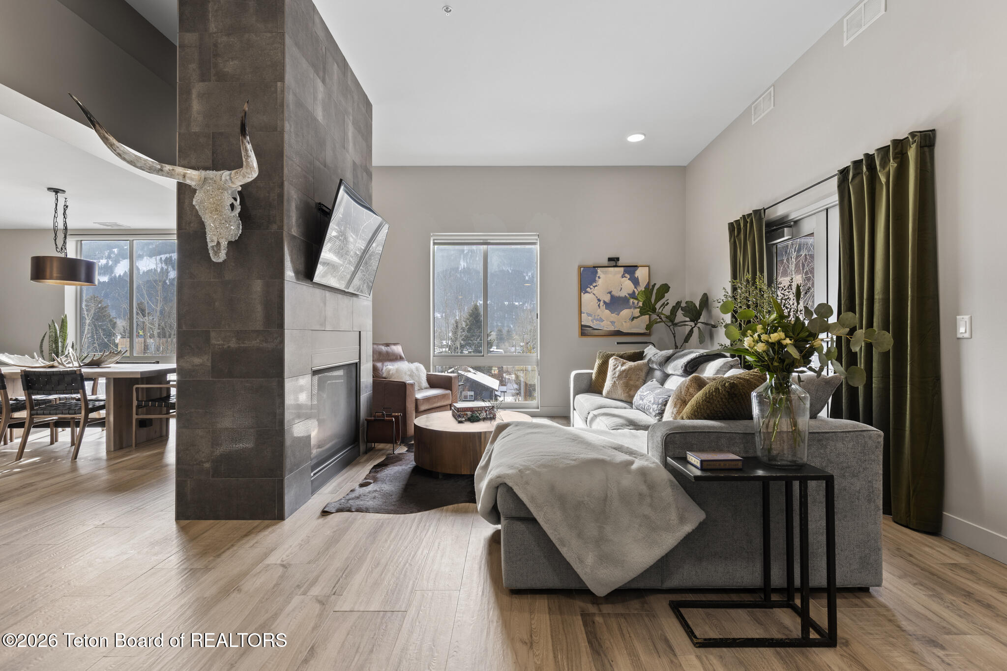 150 W W SIMPSON Avenue #404