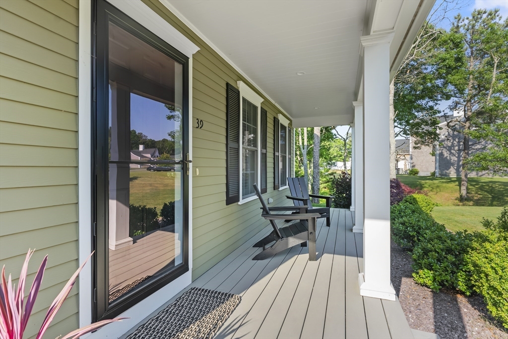 39 Crimson Way