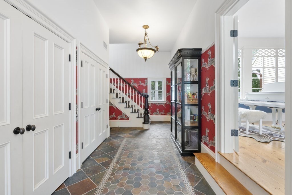 113 Saint George St