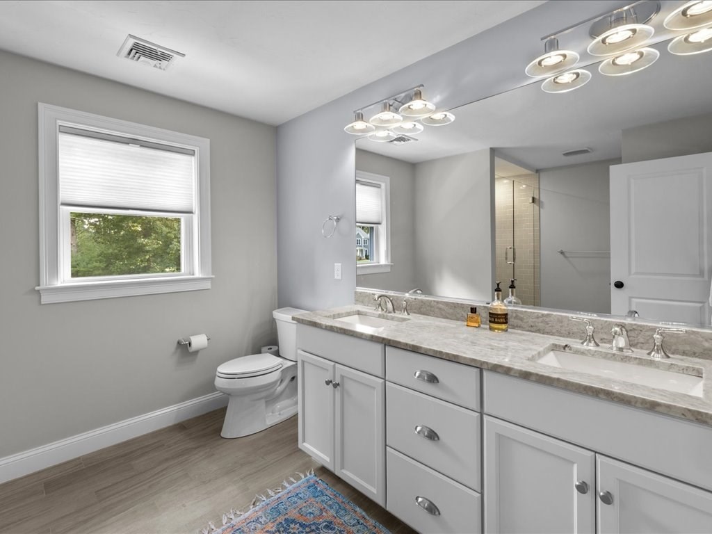 15 Autumn Ave # 15