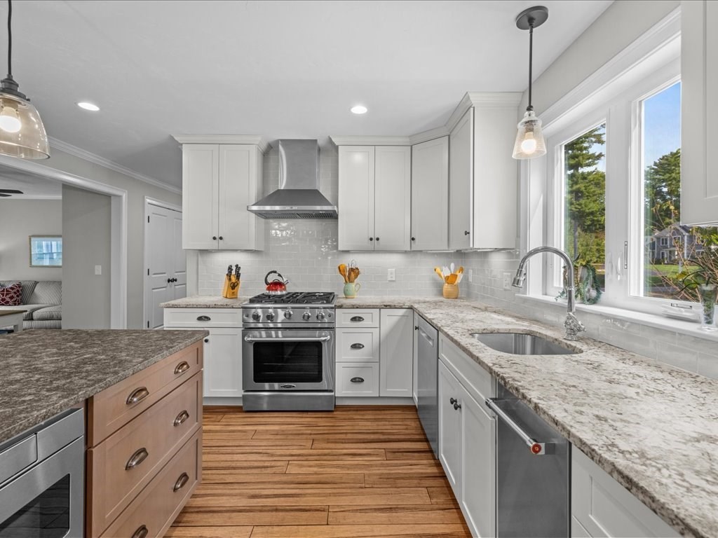15 Autumn Ave # 15
