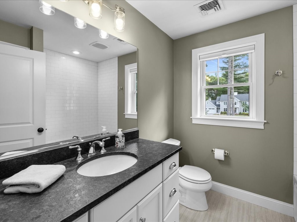 15 Autumn Ave # 15