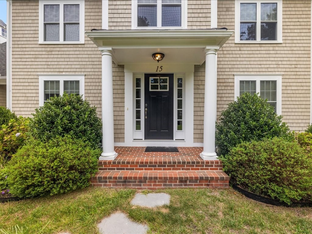 15 Autumn Ave # 15