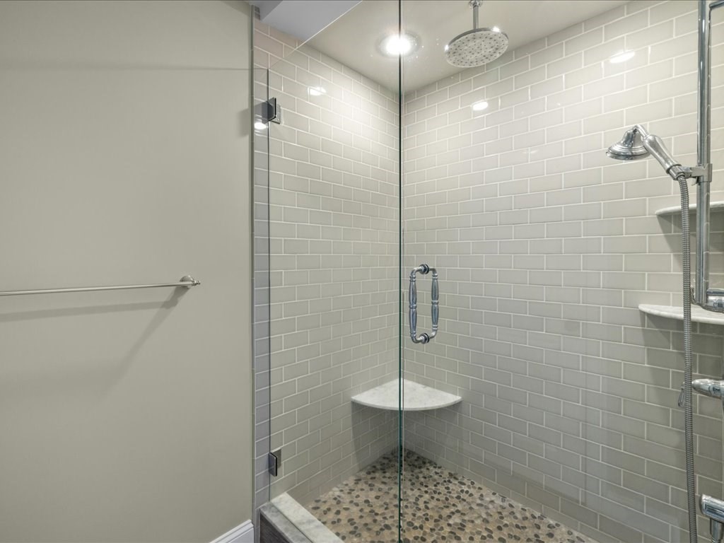 15 Autumn Ave # 15